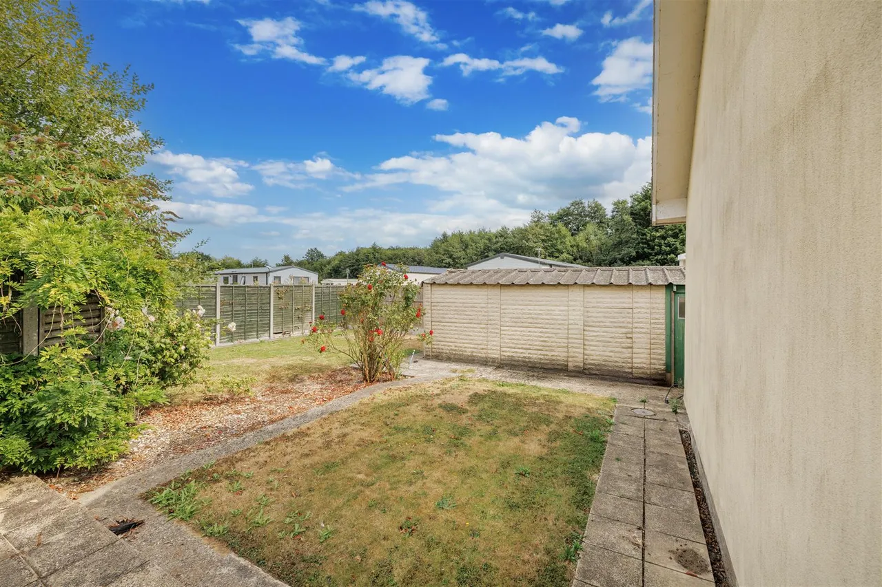 Low Road, Haddiscoe, NR14, photo 17