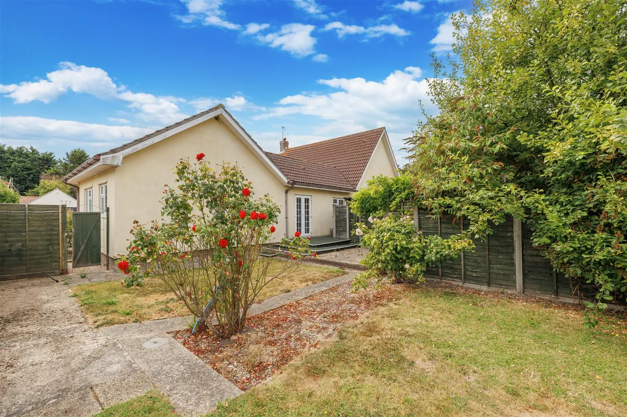 Low Road, Haddiscoe, NR14, photo 16