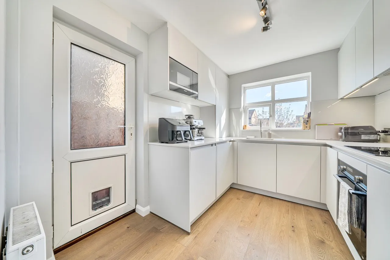 Halifield Drive, DA17, photo 12