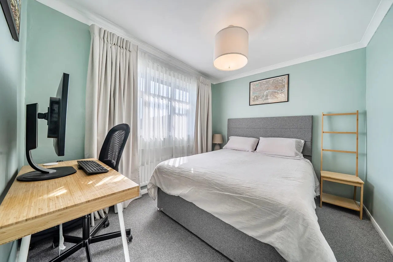 Halifield Drive, DA17, photo 8