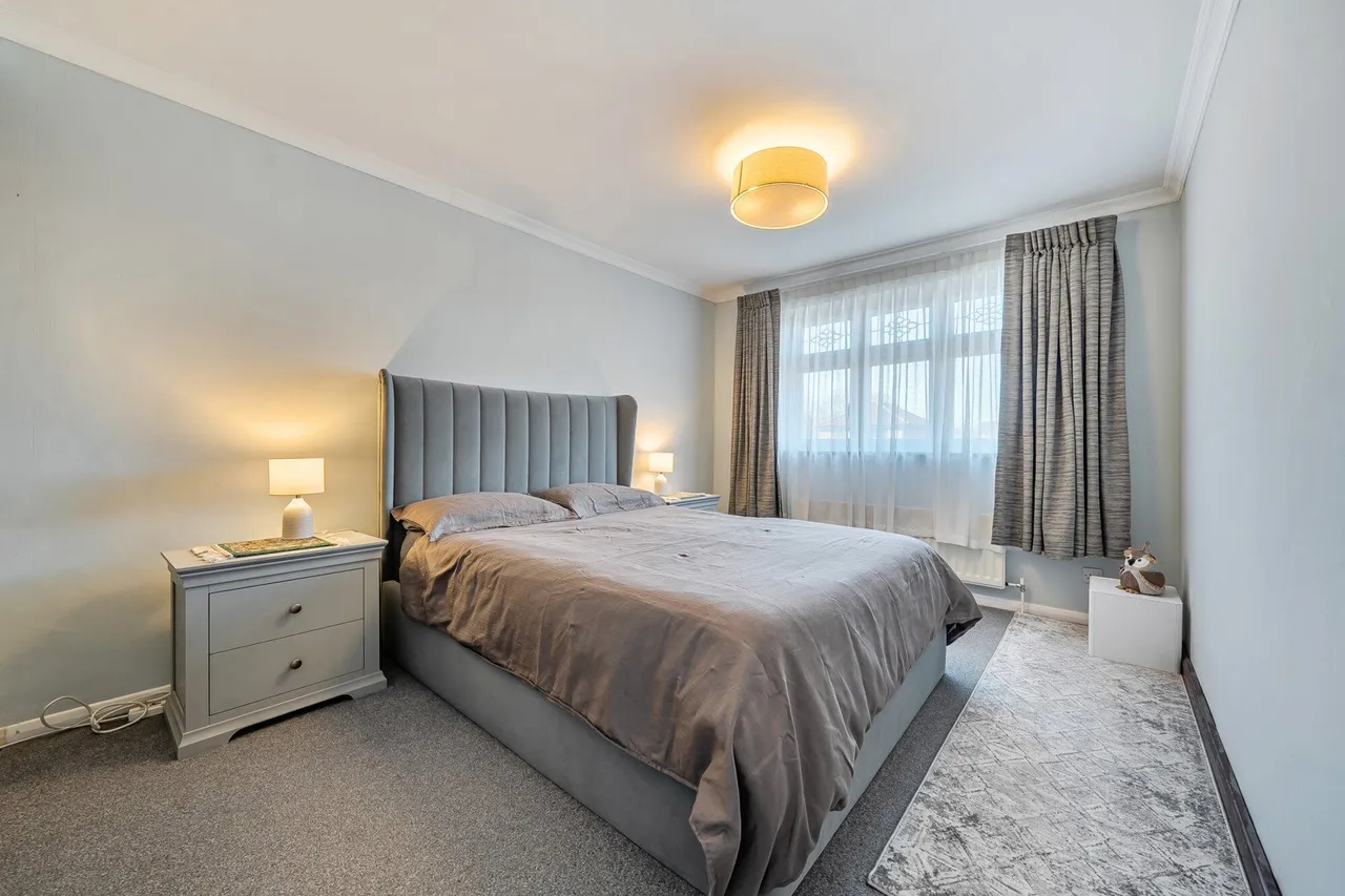 Halifield Drive, DA17, photo 7