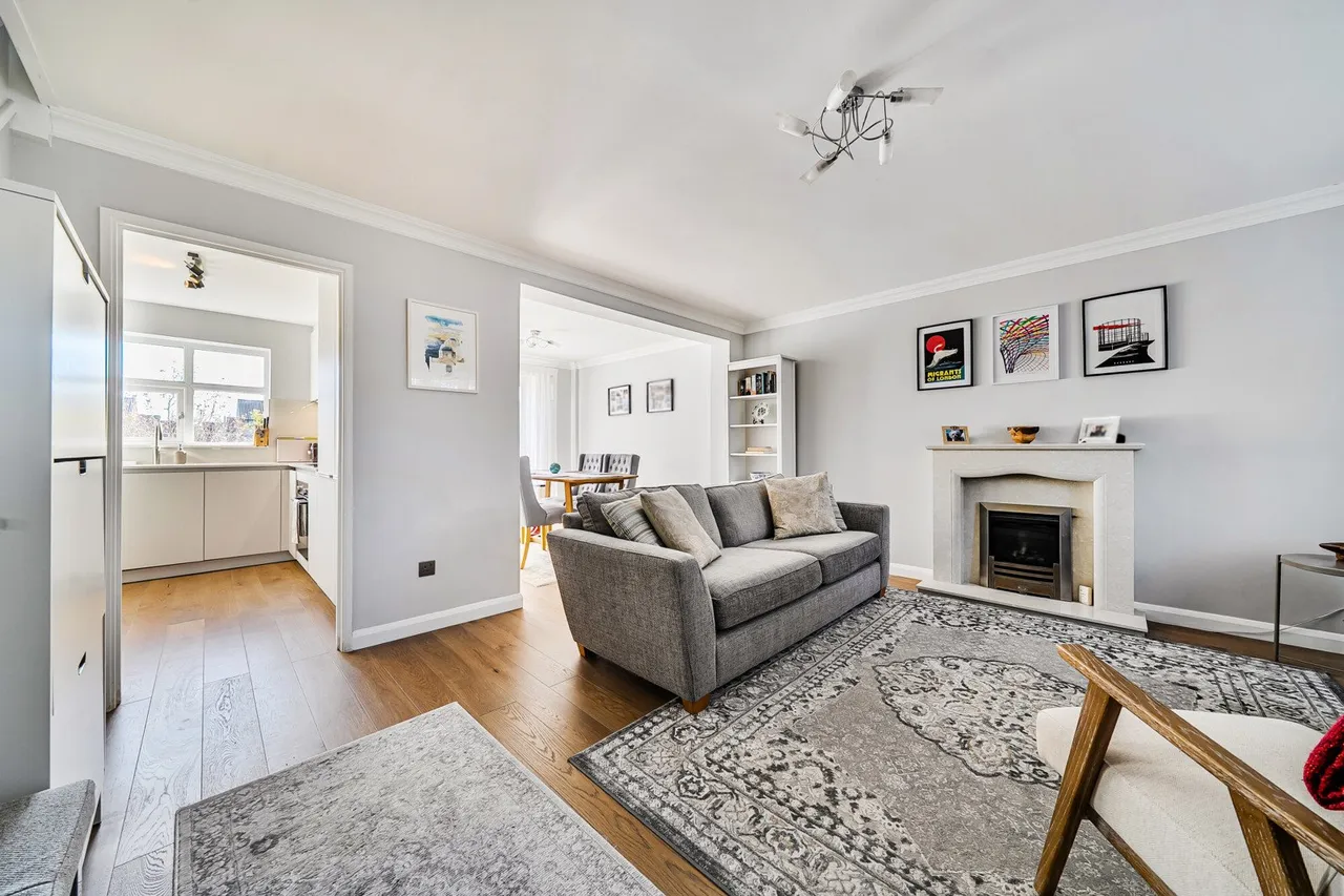 Halifield Drive, DA17, photo 10