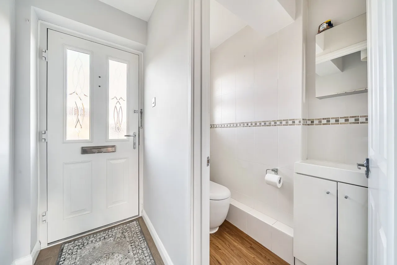 Halifield Drive, DA17, photo 13