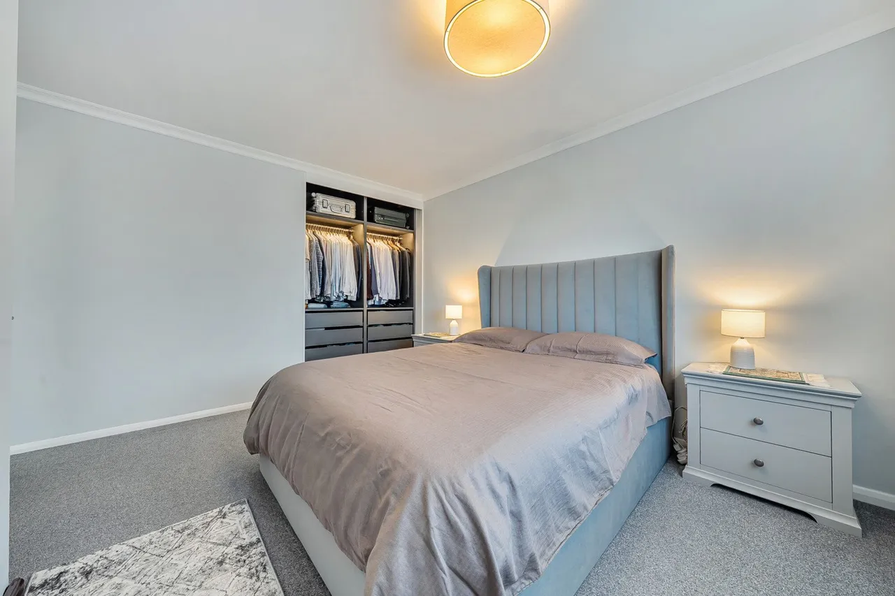 Halifield Drive, DA17, photo 6
