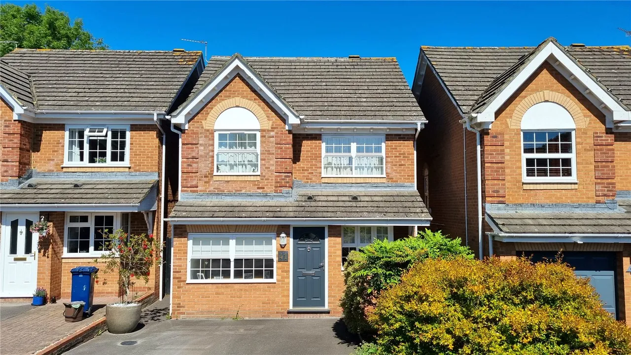 3 bed house for sale — Bryony Gardens, Gillingham, SP8 4TR