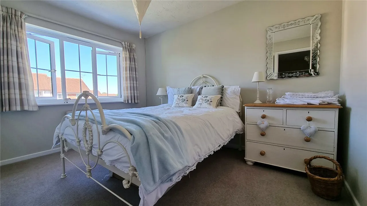 Bryony Gardens, Gillingham, SP8 4TR, photo 8