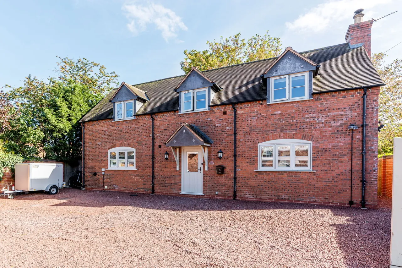 4 bed house for sale, The Square, Elford, B79