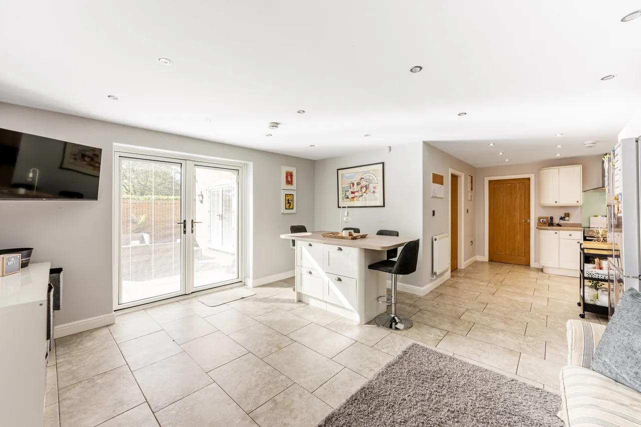 The Square, Elford, B79, photo 8