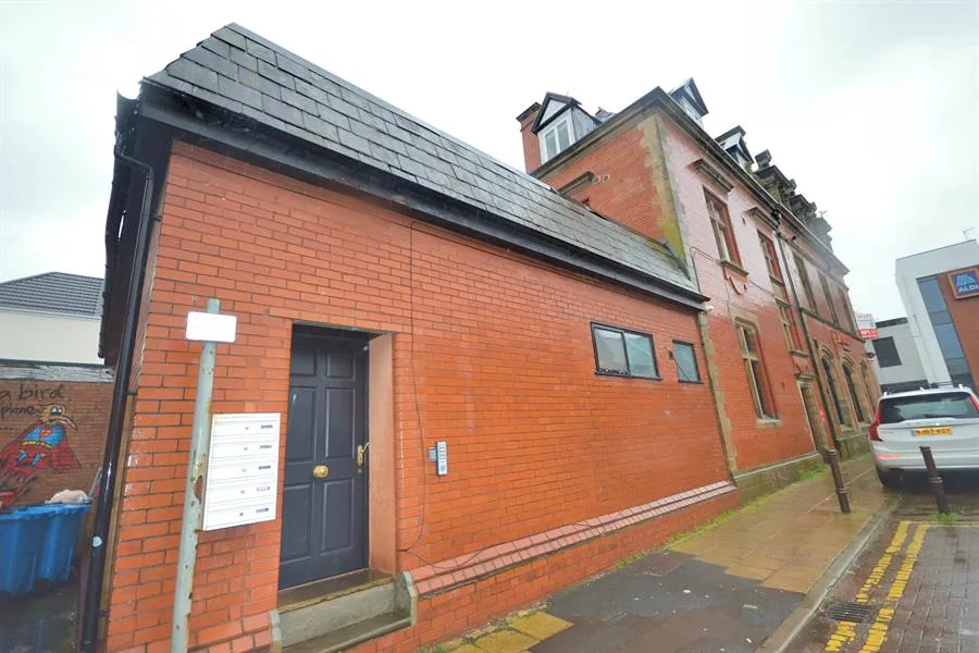 Curzon Road, Sale, photo 5