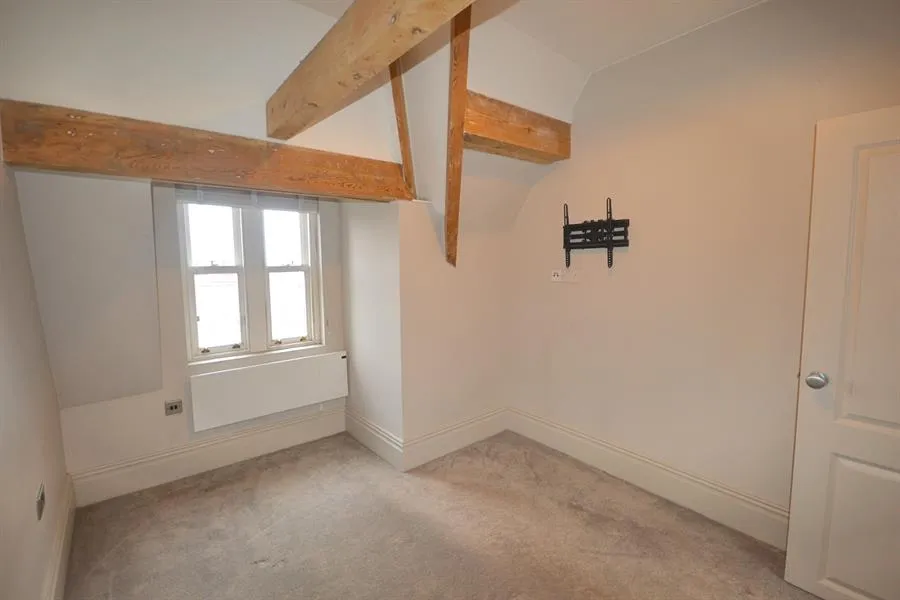 Curzon Road, Sale, photo 2