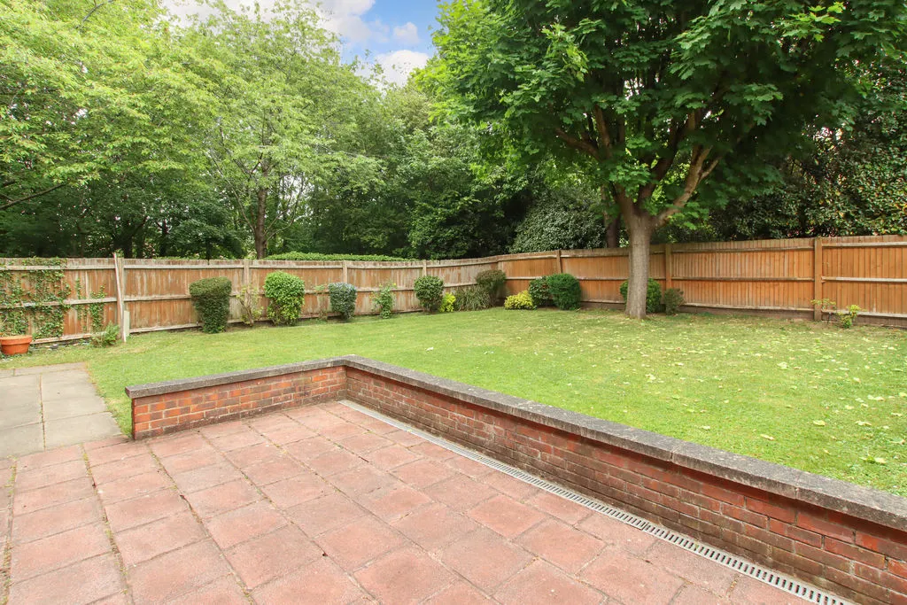 Caister Close, Hemel Hempstead, HP2, photo 15