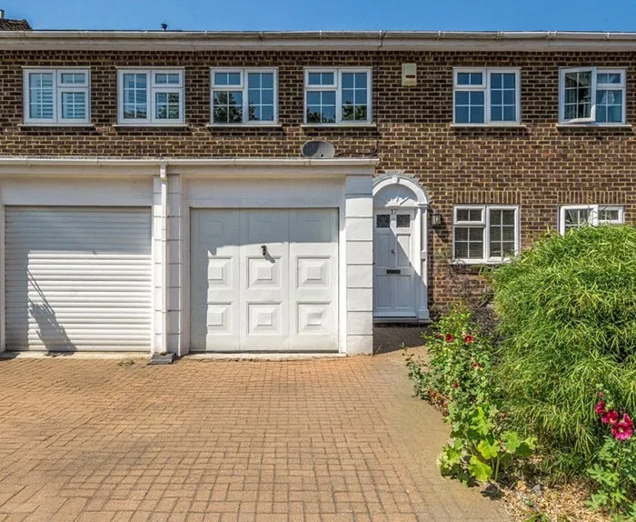 3 bed house for sale — Caygill Close, BR2