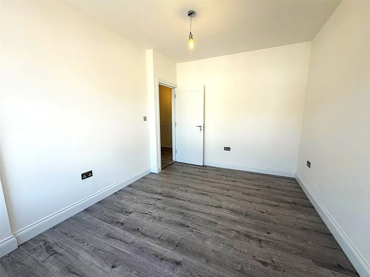 Cromwell Road, Hounslow, TW3, photo 15