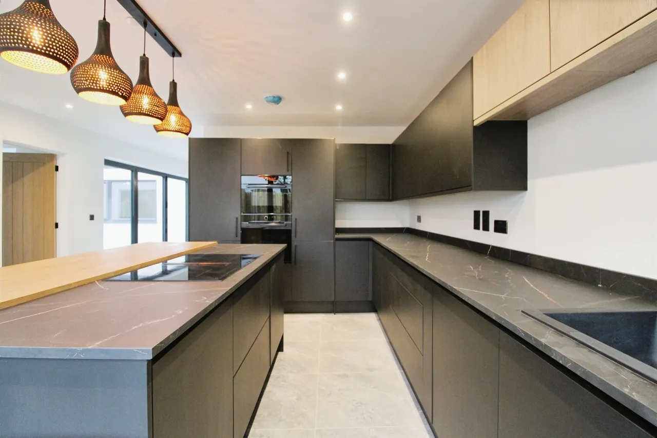 Newport Road, Cardiff, CF3, photo 12