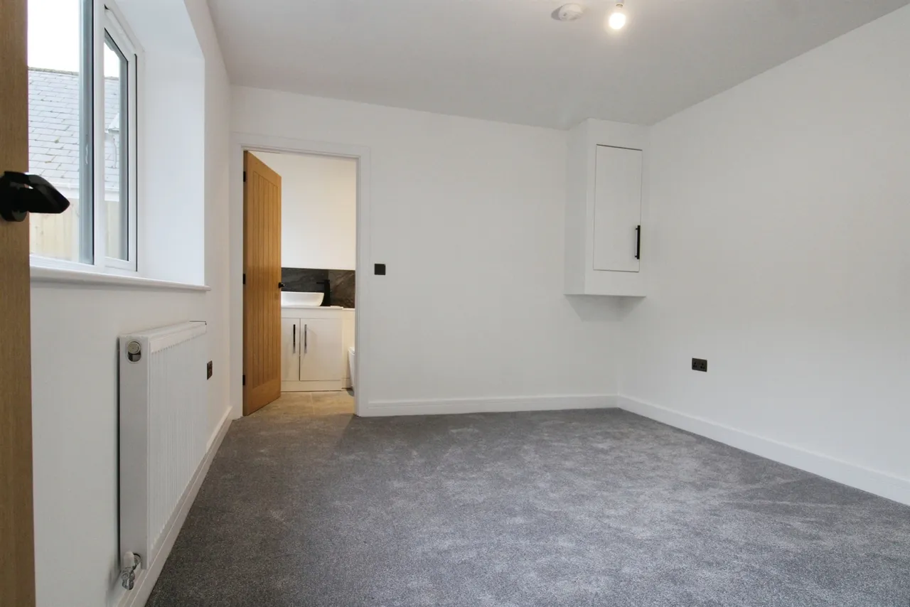 Newport Road, Cardiff, CF3, photo 17