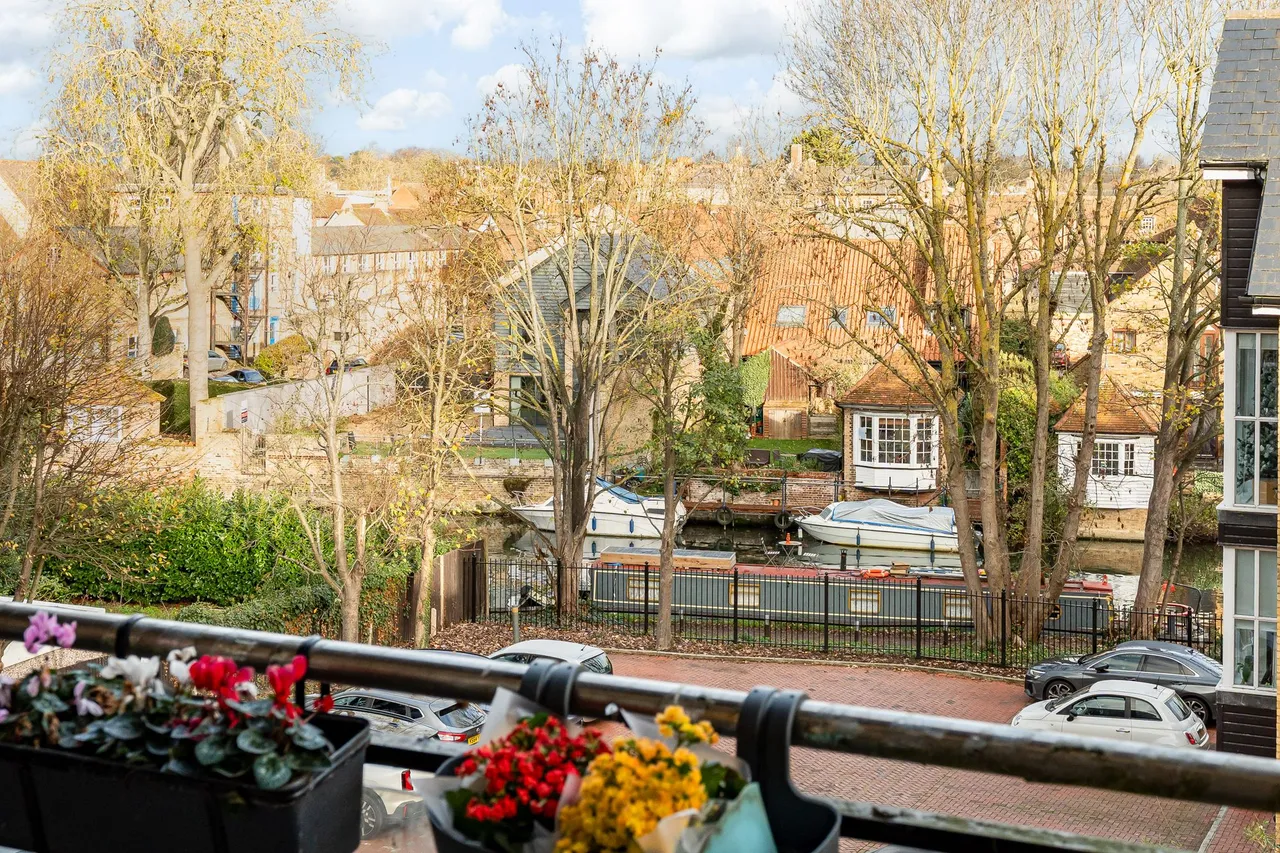 2 bed flat for sale — Fusion Court Broadmeads, Ware, SG12 9EJ