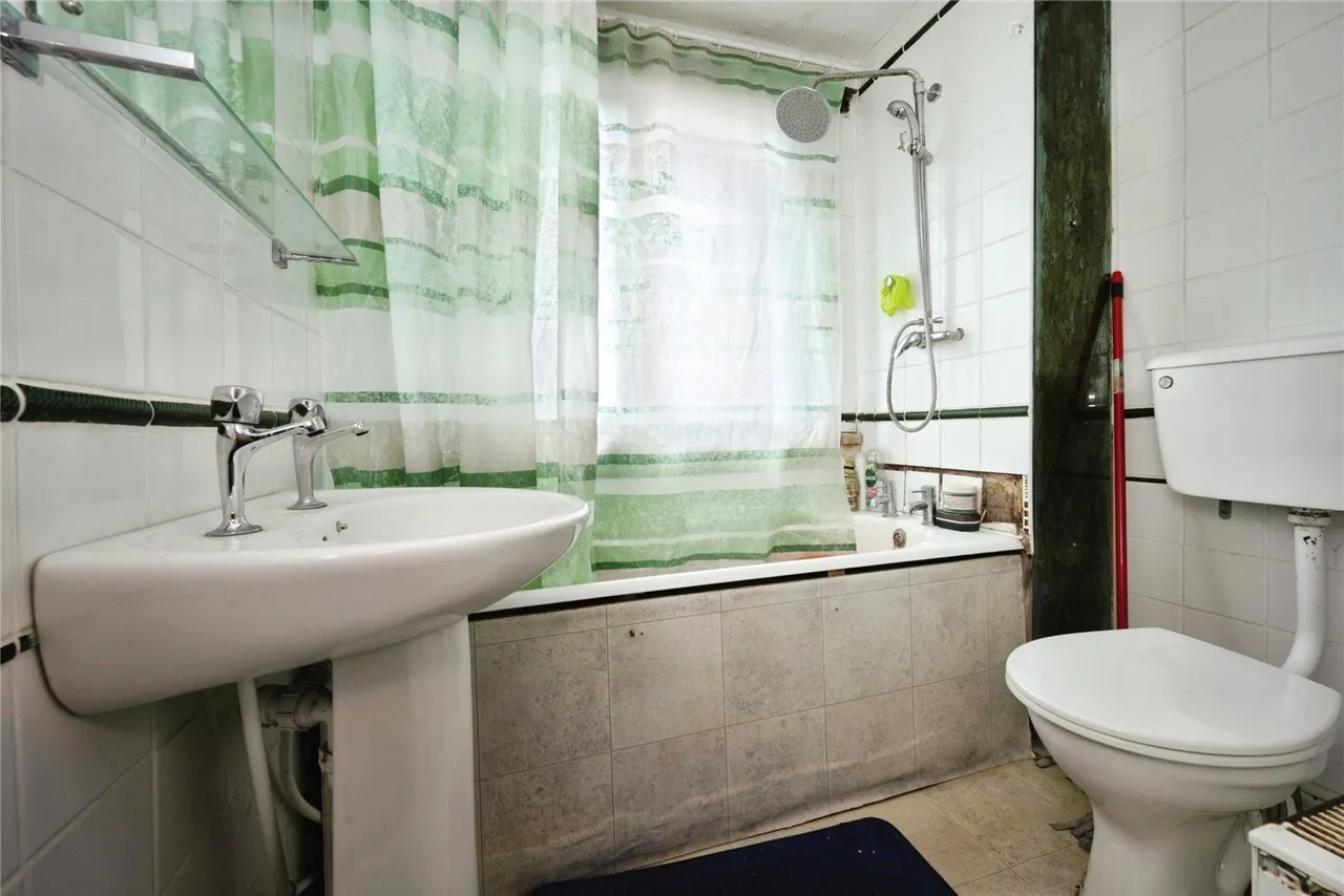 Brendon Avenue, Luton, Bedfordshire, LU2, photo 12