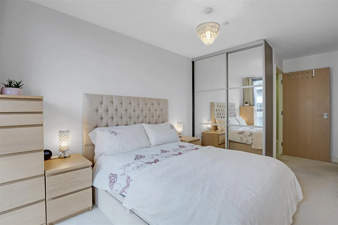 2 bed flat for sale, Cornmill Lane, Lewisham, SE13