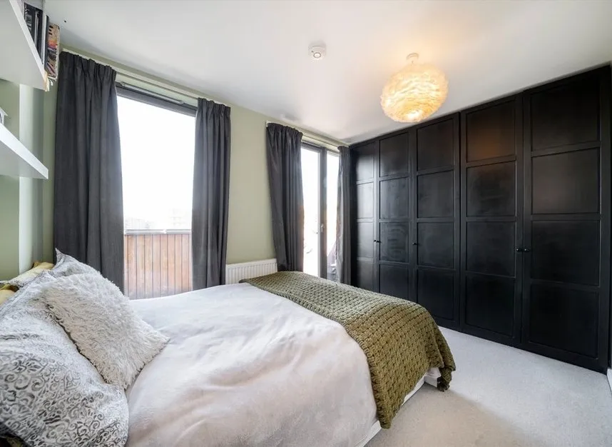 Robertson Road, Canning Town, E16, photo 4