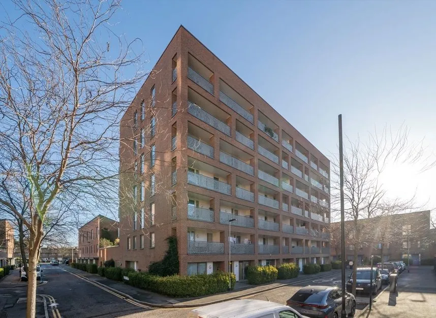 Robertson Road, Canning Town, E16, photo 8