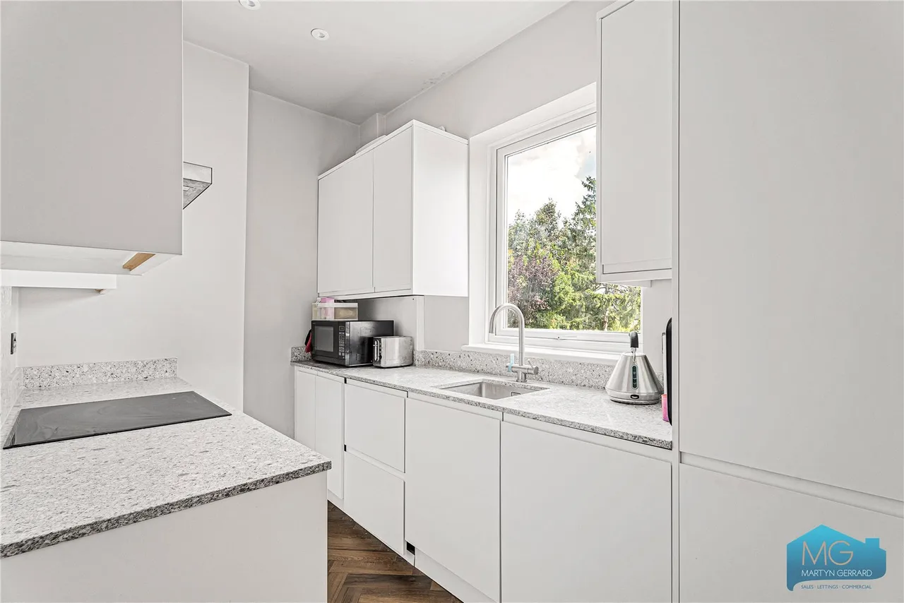 Bellevue Road, London, N11, photo 13