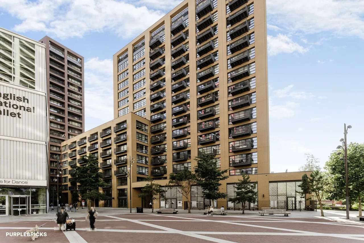 1 bed flat for sale, Lyell Street, London, E14
