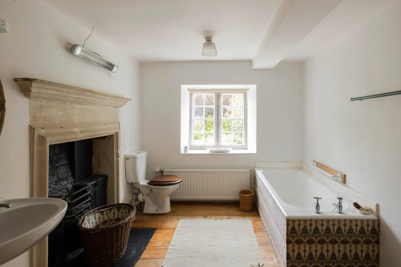 Longdean, Yatton Keynell, SN14, photo 55
