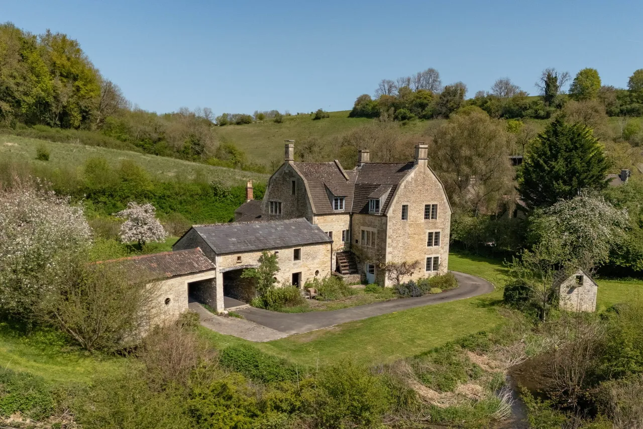 Longdean, Yatton Keynell, SN14, photo 41