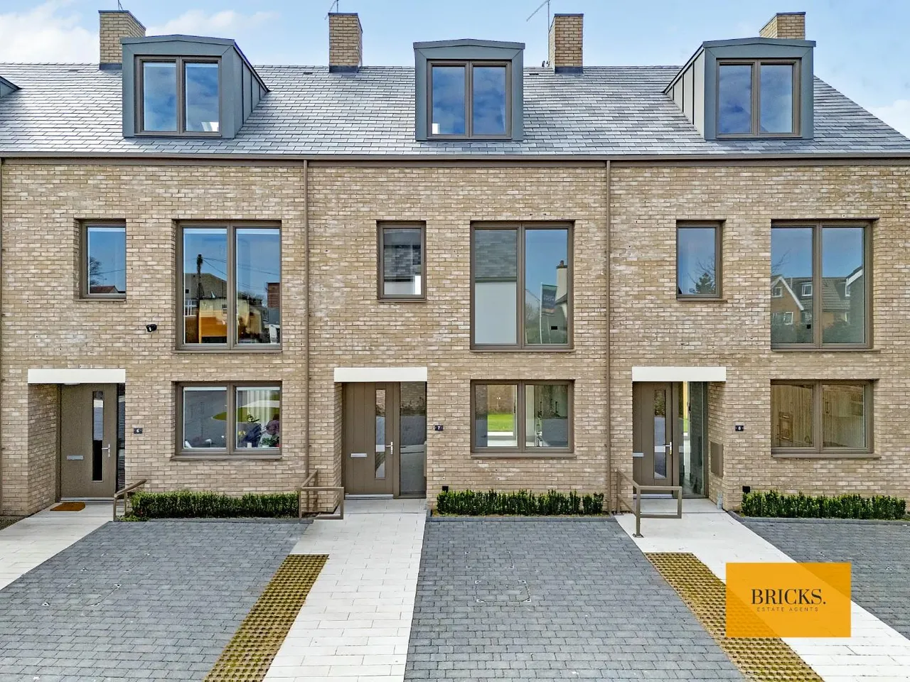 3 bed house for sale — Bramling Cross Gardens, Epping, CM16 6RD