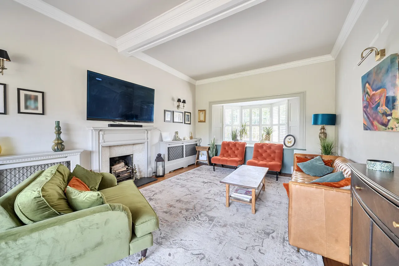 High Street, Merstham, RH1, photo 8
