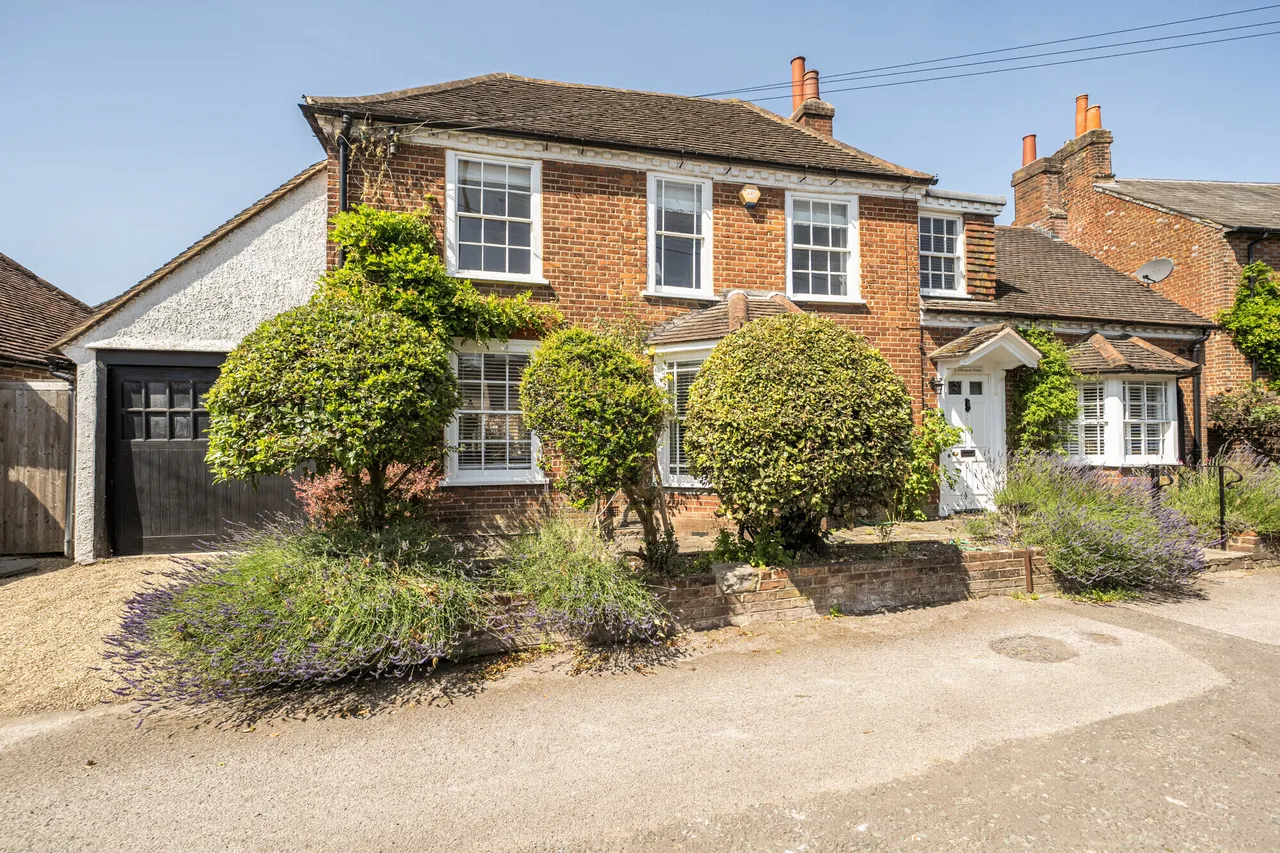 4 bed house for sale — High Street, Merstham, RH1