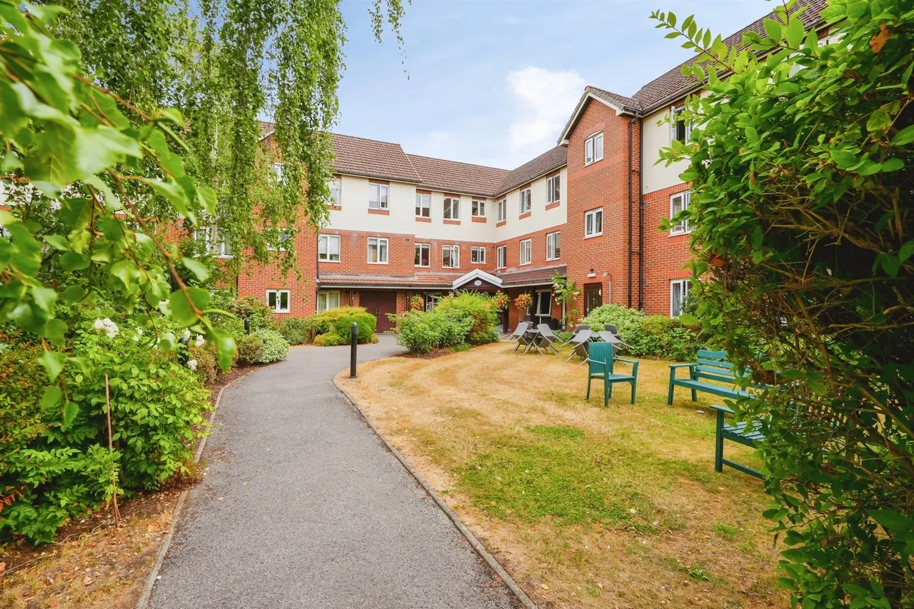 2 bed retirement property for sale, London Road, Headington, OX3
