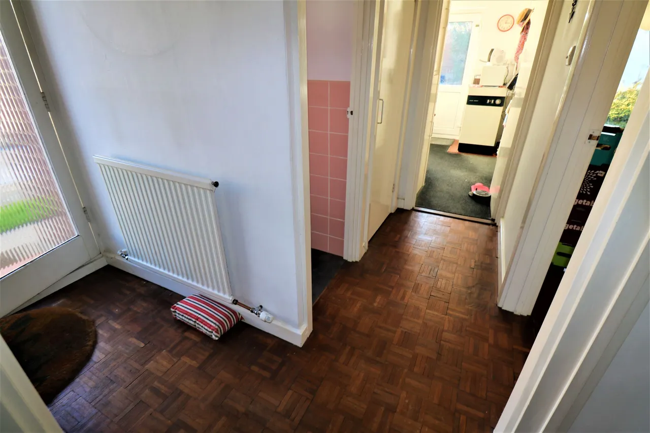 The Spinney, Grays, Essex, RM16 3EJ, photo 8