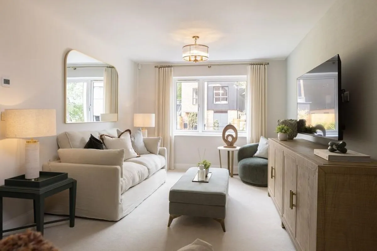 Brooklands Grove, Weybridge, KT13, photo 5