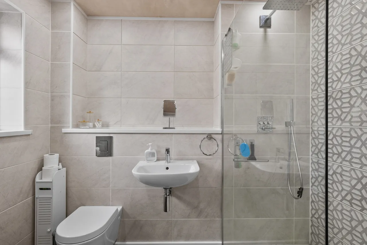 Gould Drive, Tewkesbury, GL20, photo 16