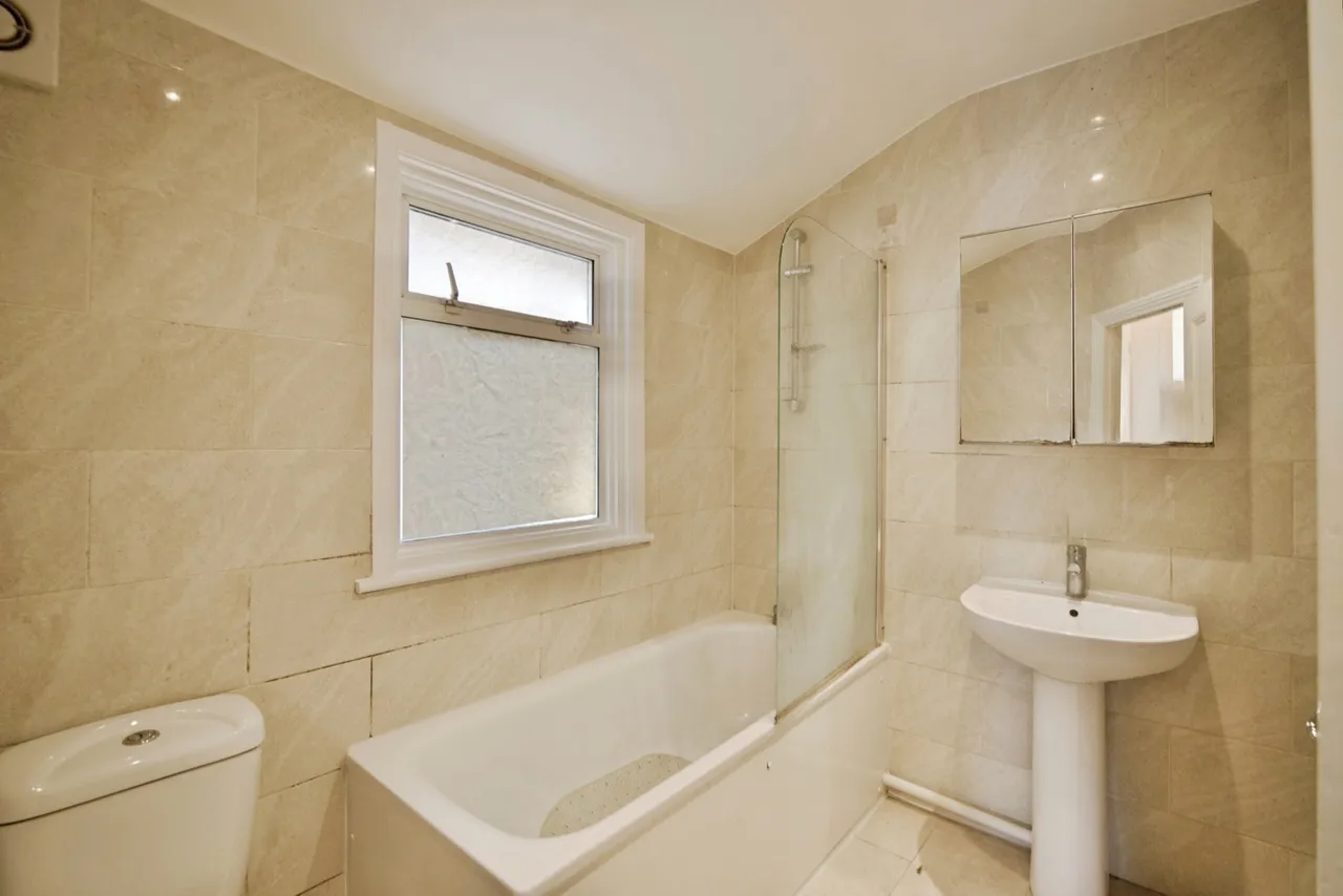 East Avenue, Manor Park, E12, photo 11