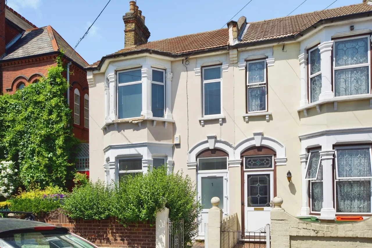 3 bed house for sale, East Avenue, Manor Park, E12