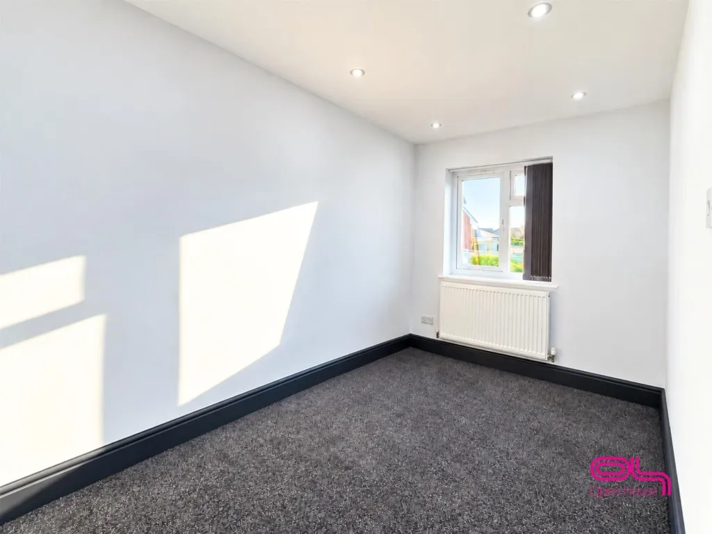 St. Johns Road, Lostock, BL6, photo 8