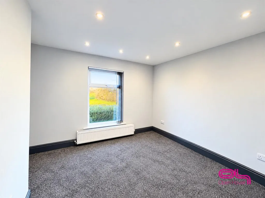 St. Johns Road, Lostock, BL6, photo 7