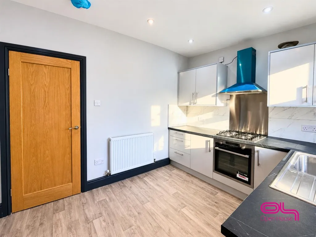 St. Johns Road, Lostock, BL6, photo 5
