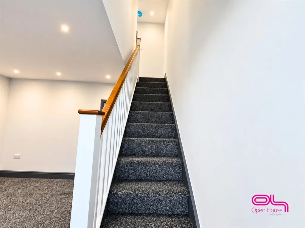 St. Johns Road, Lostock, BL6, photo 6