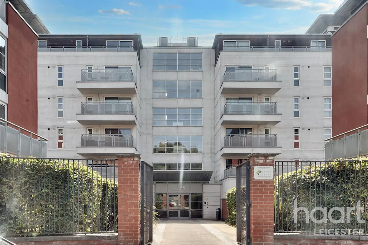 2 bed flat for sale, Watkin Road, Leicester, LE2