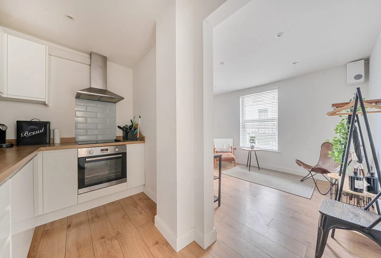 1 bed flat for sale — Grosvenor Street, Cheltenham, GL52 2SQ