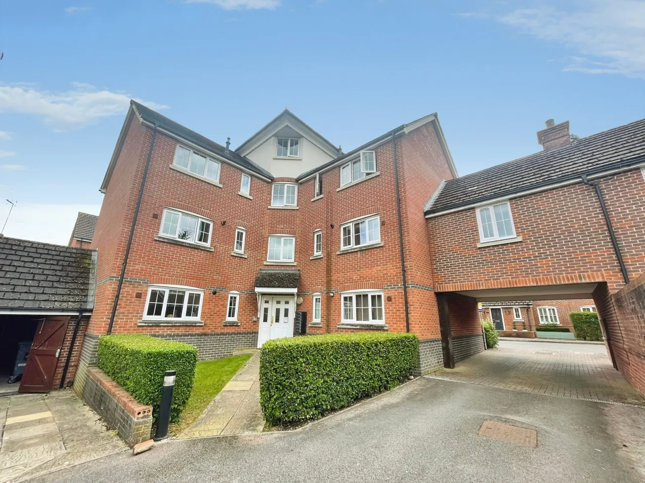2 bed flat for sale — Elvetham Rise, Chineham, Basingstoke, Basingstoke, RG24 8ET