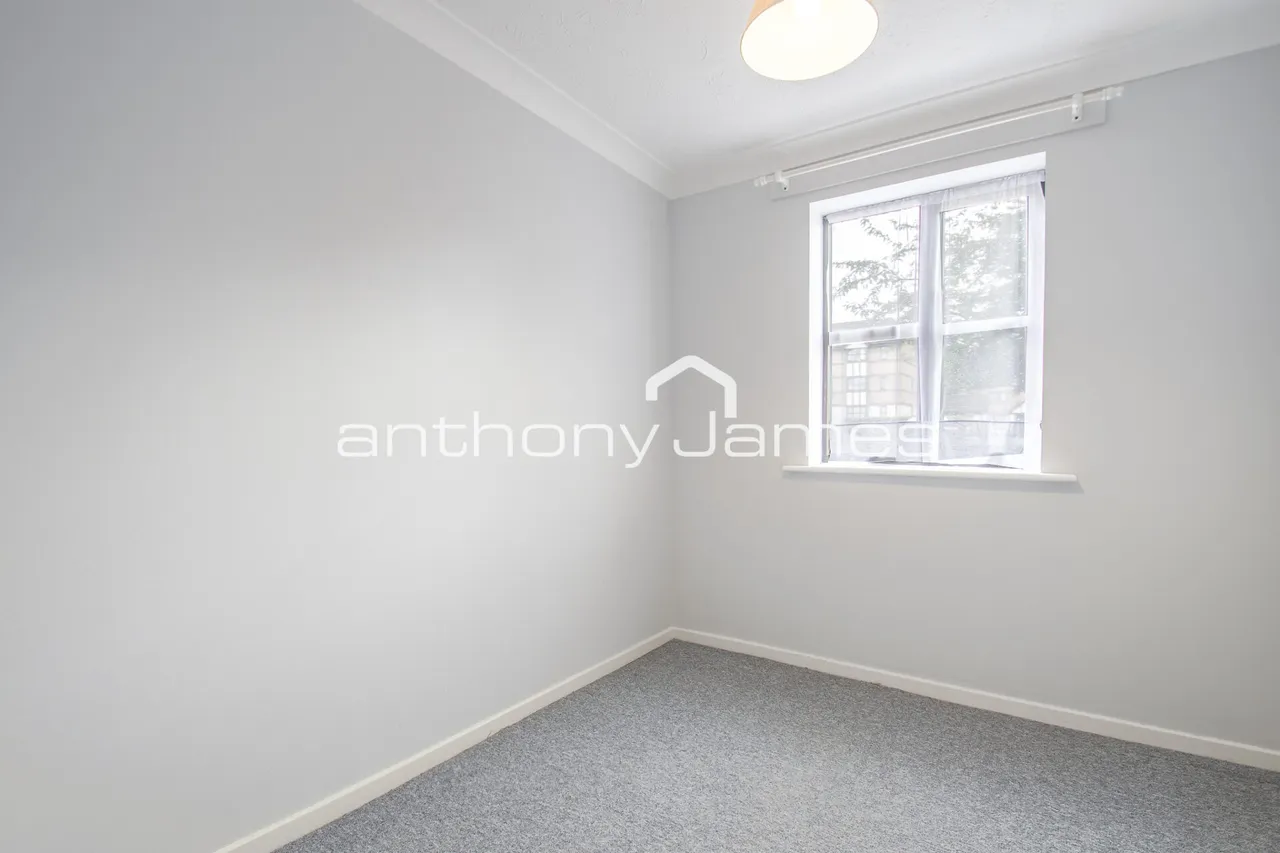 Calshot Court, Osbourne Road, Dartford, Kent, DA2, photo 5