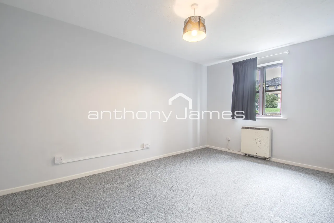 Calshot Court, Osbourne Road, Dartford, Kent, DA2, photo 4