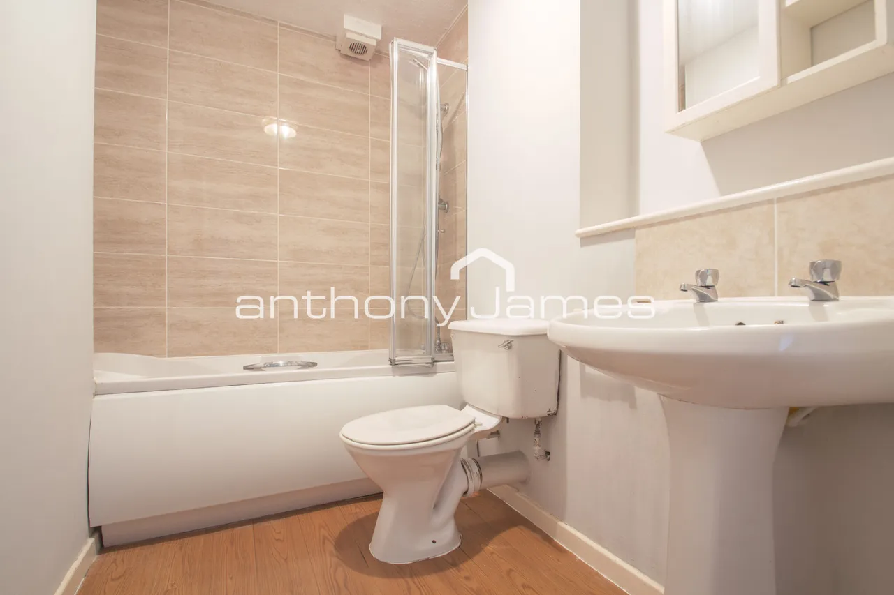 Calshot Court, Osbourne Road, Dartford, Kent, DA2, photo 6