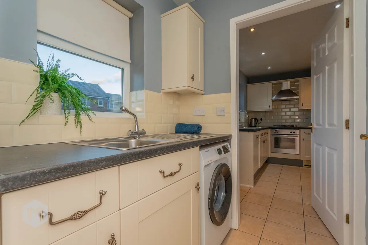 Ariel Gardens, Culcheth, Warrington, WA3 5DG, photo 5