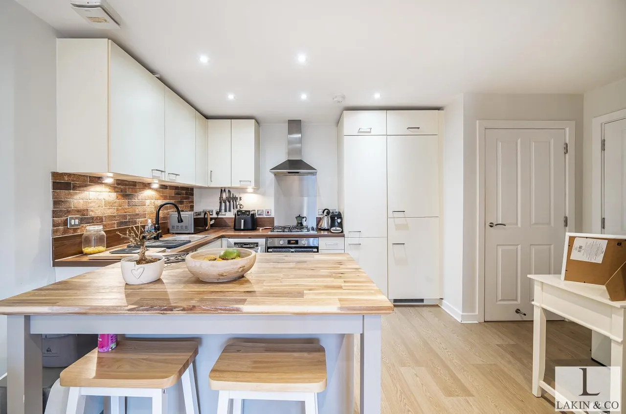 Bunting House, Coyle Drive, Ickenham, UB10 8FW, photo 6