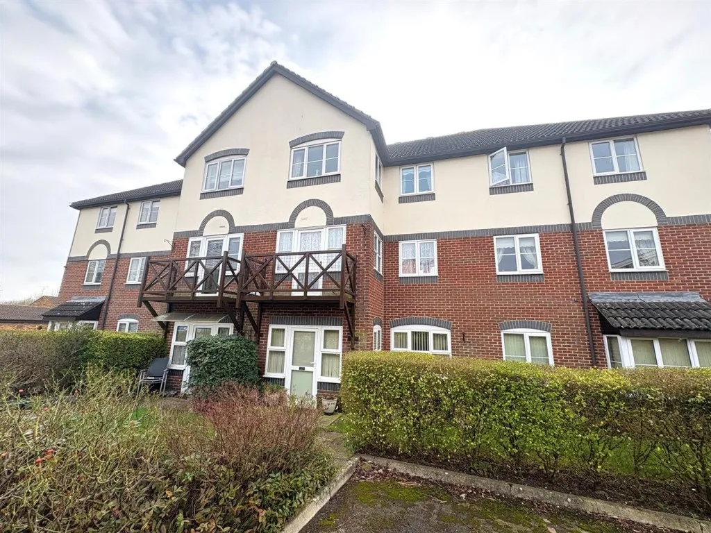 1 bed flat for sale, Marlborough Road, Swindon